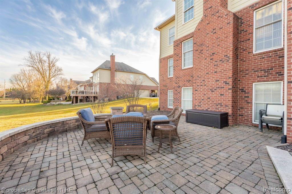 17248 CRESTBROOK Drive, Northville, MI 48168 — Photo 57