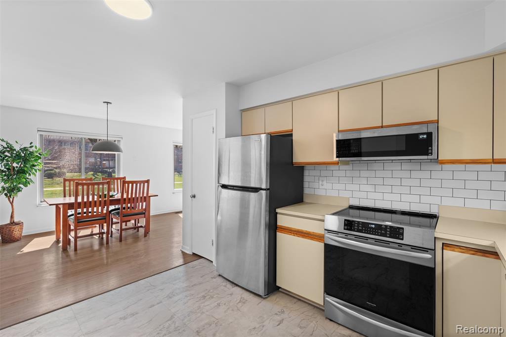 946 N Adams Road, 2, Birmingham, MI 48009 — Photo 10