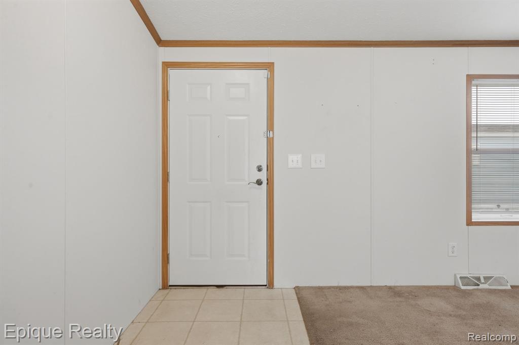310 Greenwood, Wixom, MI 48393 — Photo 5