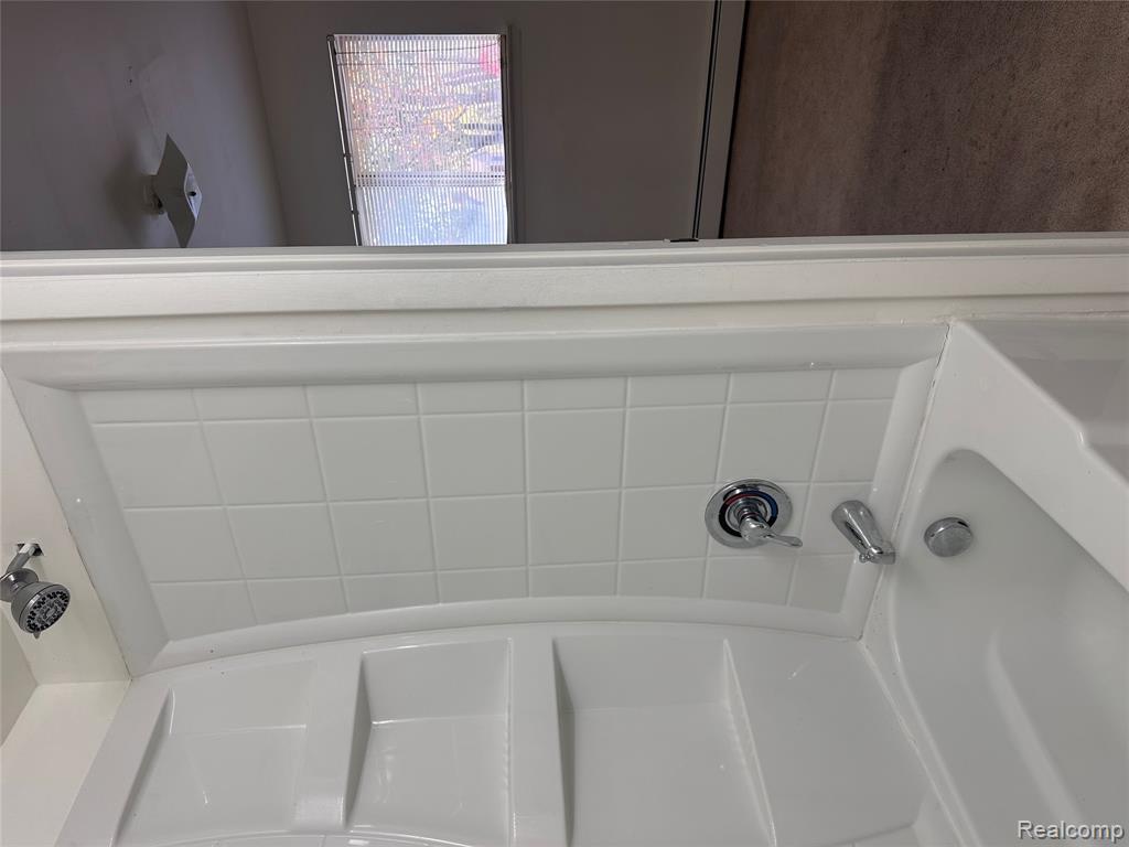 7421 Heather Heath, West Bloomfield, MI — Photo 24