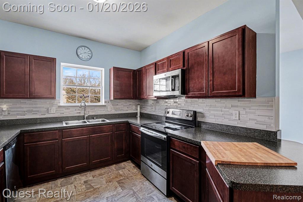 25998 Maritime Circle S, Harrison Township, MI — Photo 9