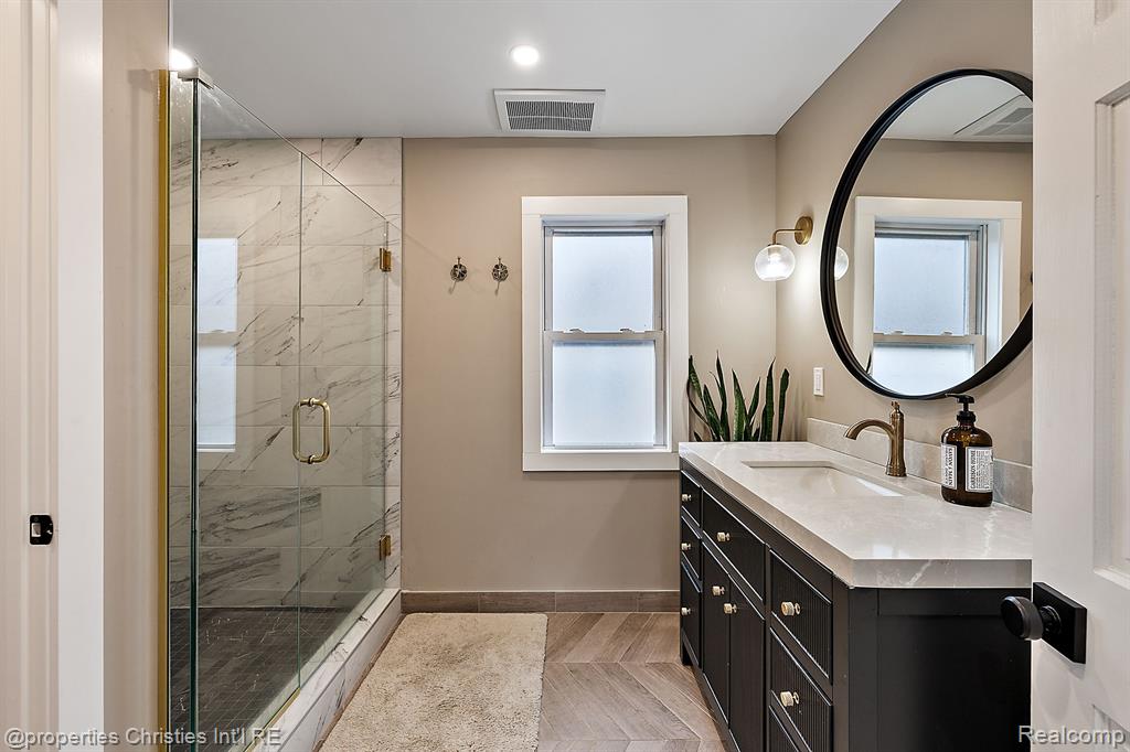 702 S Vermont Avenue, Royal Oak, MI 48067 — Photo 19