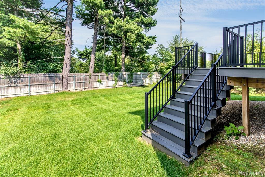 5372 Rural Terrace, Waterford, MI — Photo 10