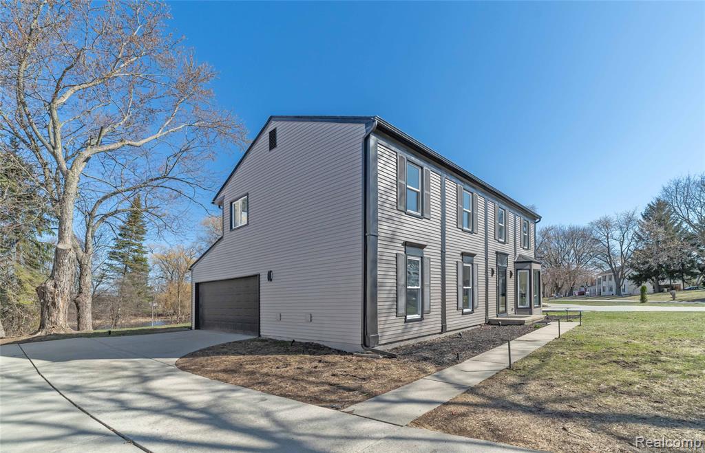 5590 Bayswater Road, West Bloomfield, MI — Photo 44