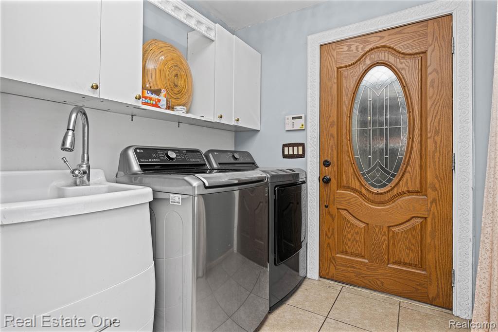7295 W Maple Road, West Bloomfield, MI — Photo 12