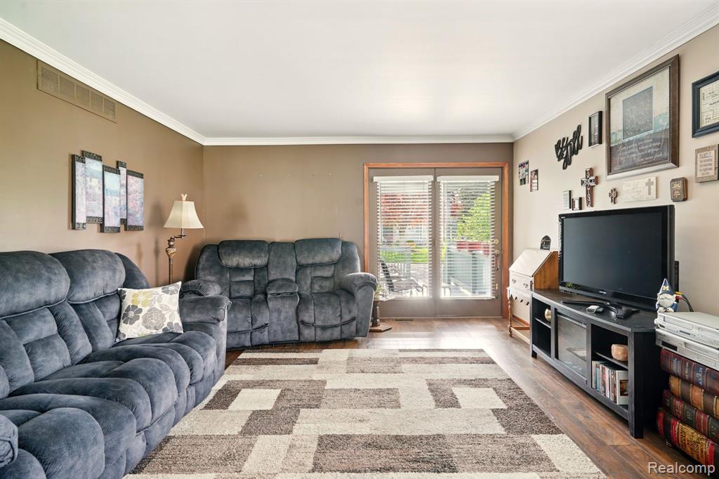 4466 COLONY Court, Swartz Creek, MI 48473 — Photo 9