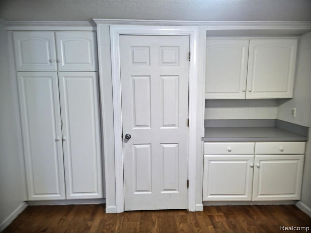 5366 Van Slyke Road, Flint, MI 48507 — Photo 8