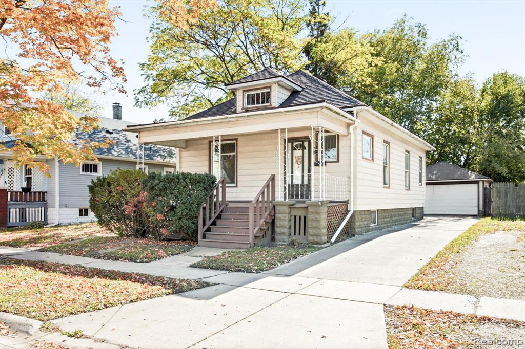 1220 Varney Street, Port Huron, MI 48060