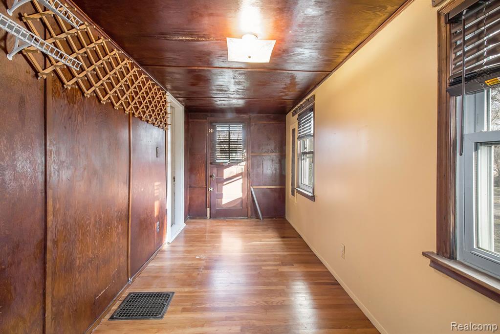 5 WENONAH Drive, Pontiac, MI 48341 — Photo 16