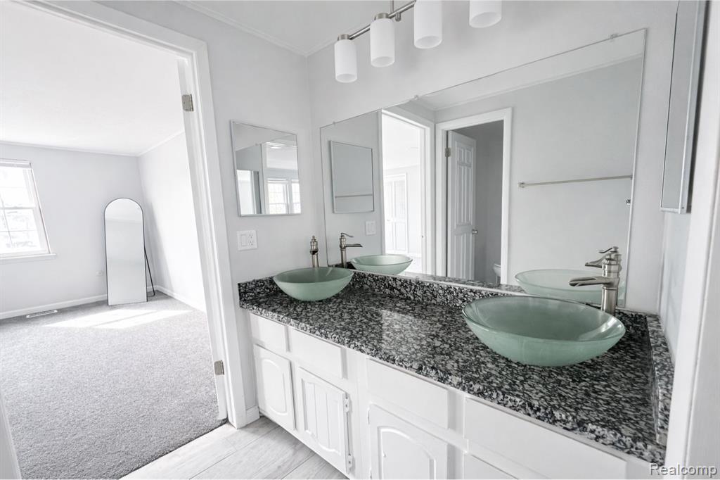 19585 Mariner Court, Northville, MI, 48167