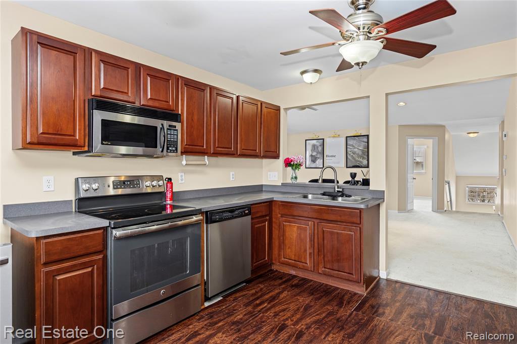 167 S Vista Drive, Auburn Hills, MI 48326 — Photo 12