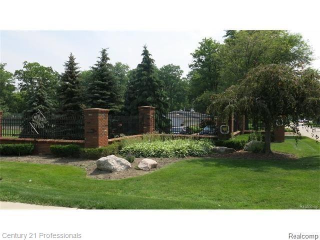 616 E Fox Hills Drive, Bloomfield Hills, MI 48304 — Photo 36