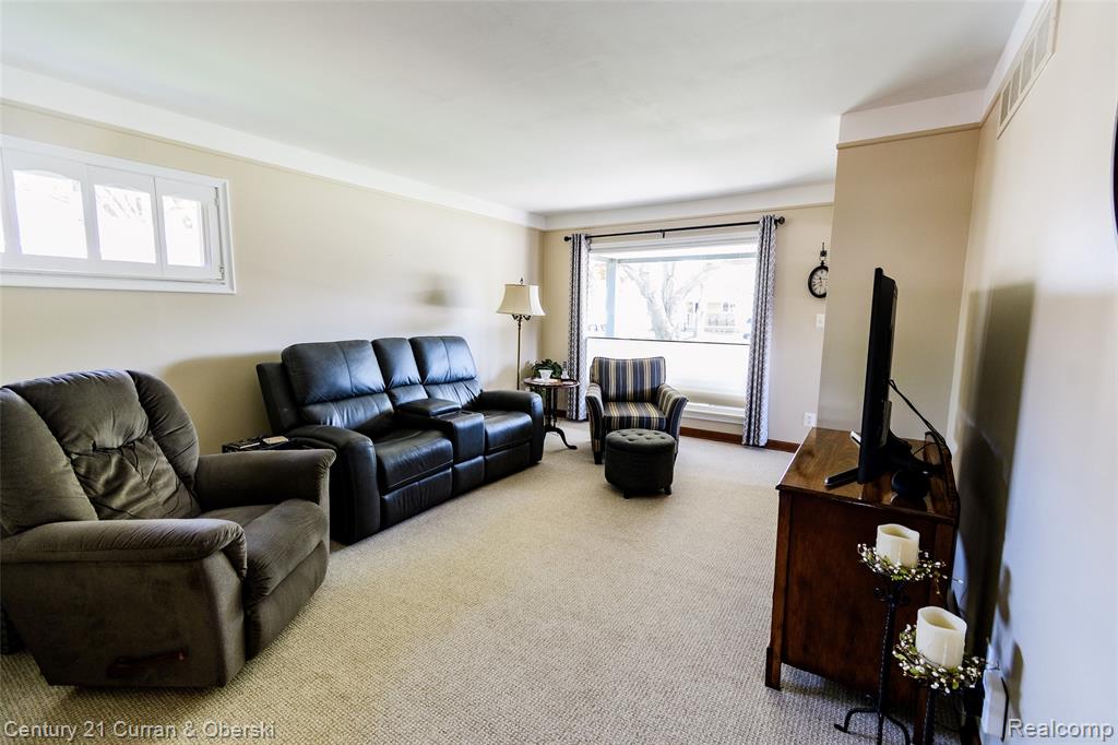 4218 Pardee Avenue, Dearborn Heights, MI 48125 — Photo 8