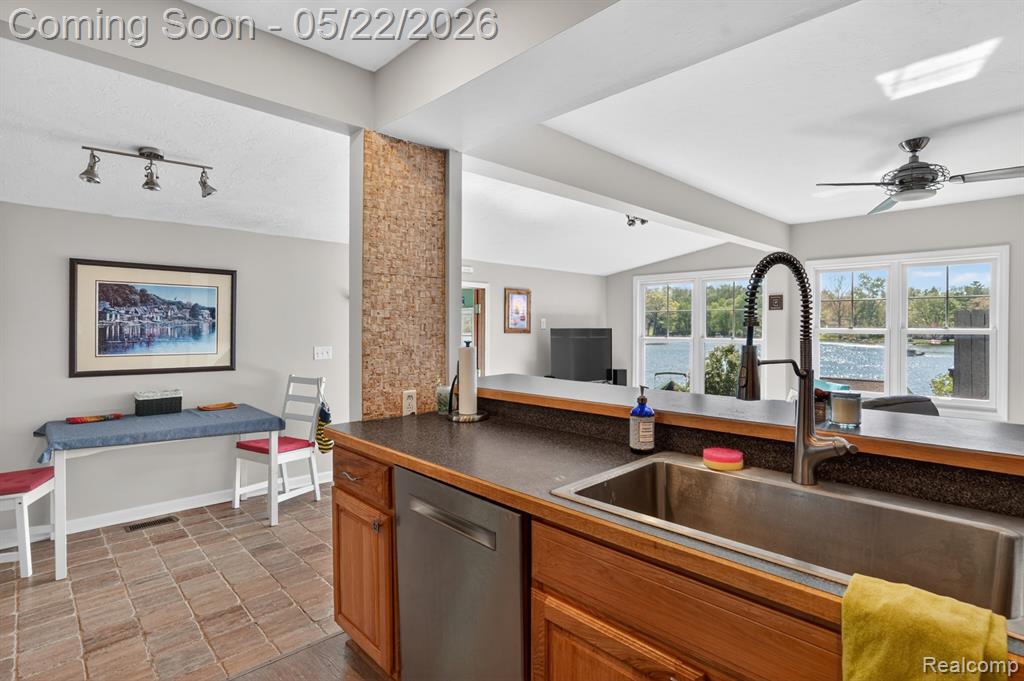 6548 Buckshore Drive, Whitmore Lake, MI 48189 — Photo 12