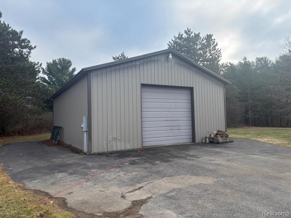 7211 Hewitt Road, MI 48032 — Photo 2