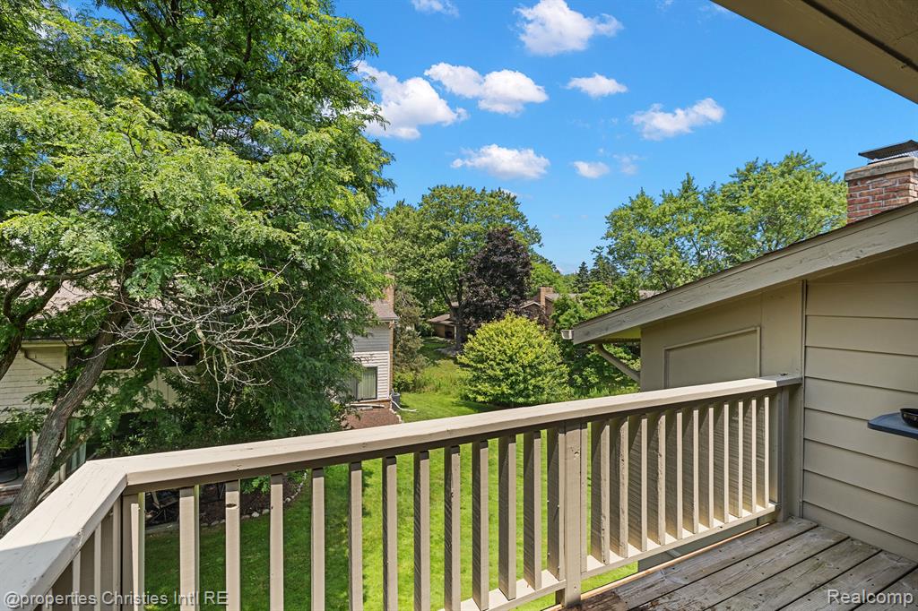 7460 PEBBLE Lane, West Bloomfield, MI — Photo 26