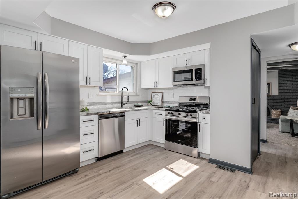 40621 RINALDI Drive, Sterling Heights, MI 48313 — Photo 15