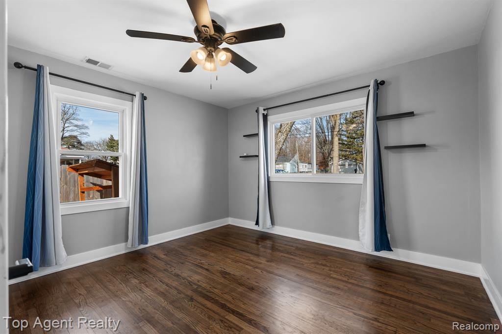 8608 Grace st Street, Shelby Twp, MI 48317 — Photo 12