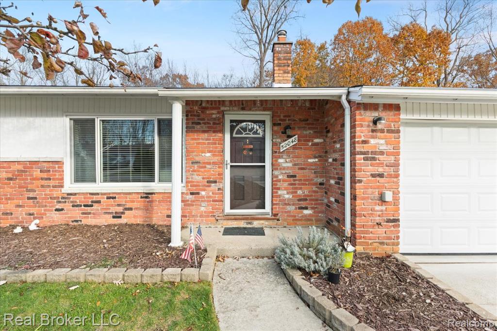 52048 Brentwood Drive, Shelby Twp, MI 48316 — Photo 14