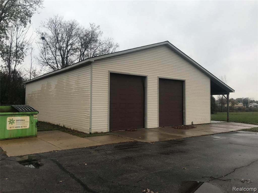4075 E Atherton Road, Burton, MI 48519 — Photo 33