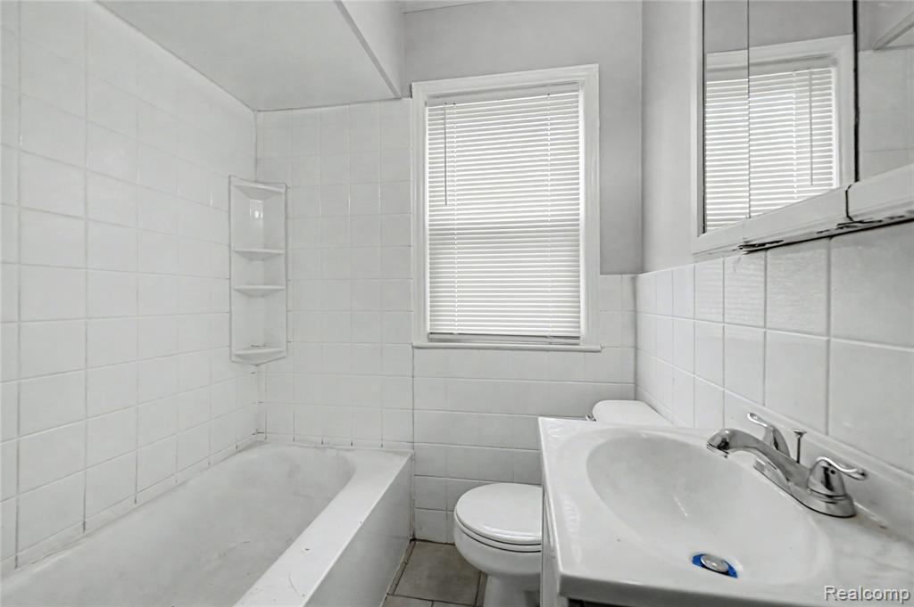 516 E Granet Avenue, Hazel Park, MI 48030 — Photo 14