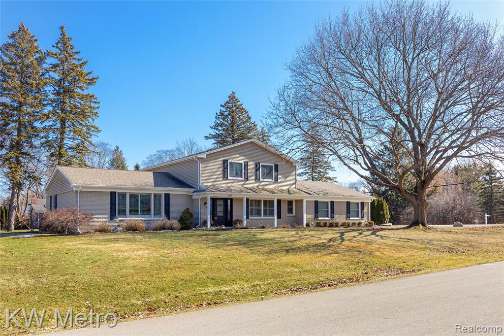 5897 Sutters Lane, Bloomfield Hills, MI 48301 — Photo 2