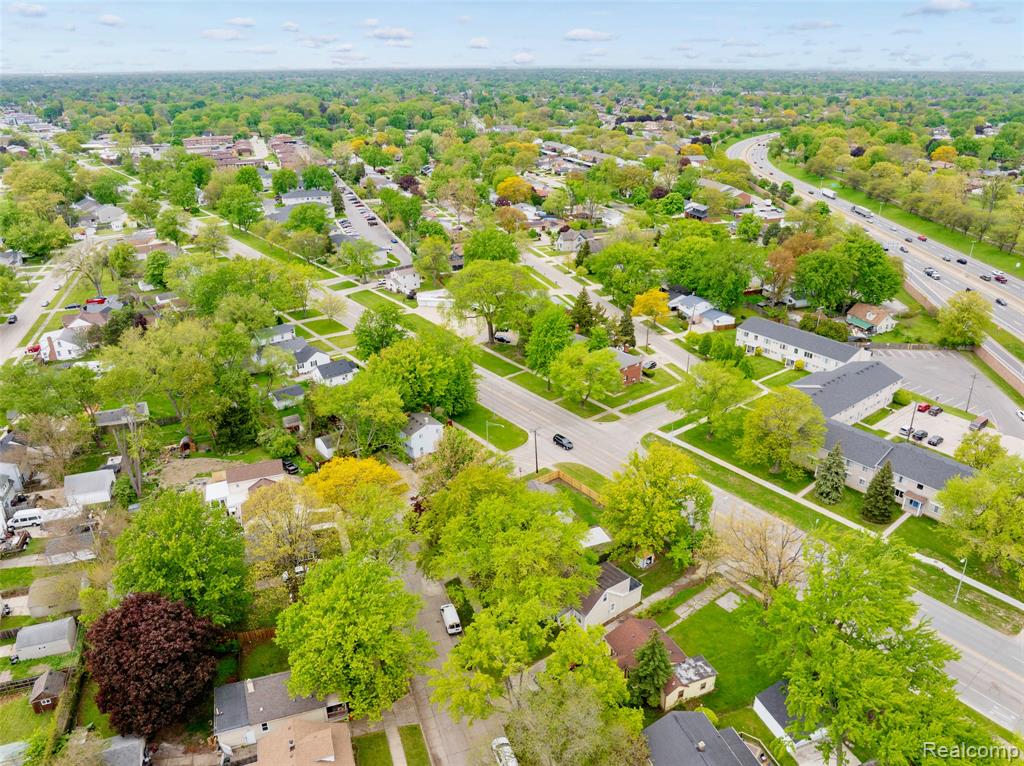 20505 Ridgemont Road, Harper Woods, MI 48225 — Photo 47