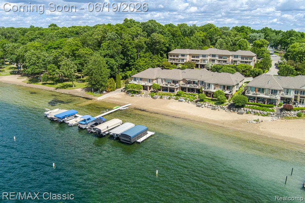 980 Sunset Drive, Waterford, MI 48328 — Photo 15