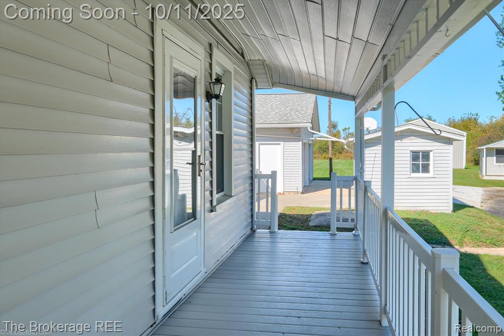 5234 Kelly Road, Flint, MI 48504 — Photo 5