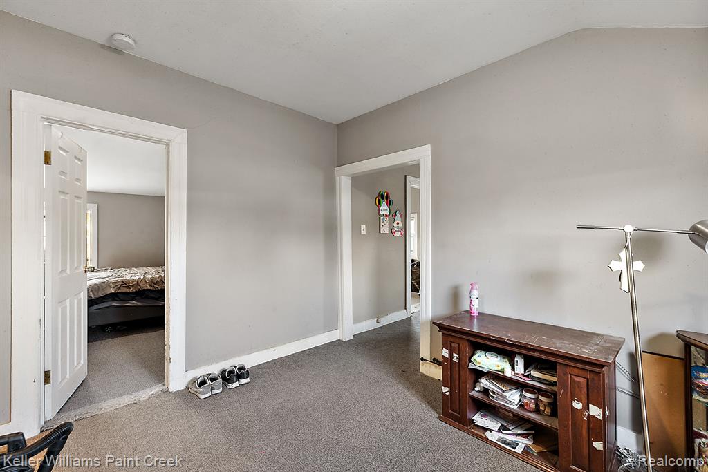 31 W BARRETT Avenue, Madison Heights, MI 48071 — Photo 18