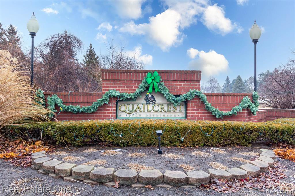 6536 Chatham Circle, Rochester Hills, MI 48306 — Photo 2