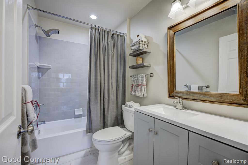 903 ROYAL Avenue, Royal Oak, MI 48073 — Photo 20