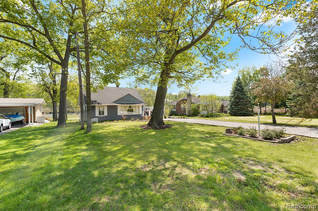 22827 Meridian Road, Grosse Ile, MI 48138 — Photo 2