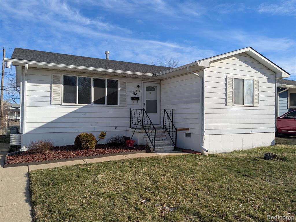 594 Colorado Avenue, Pontiac, MI 48341 — front exterior