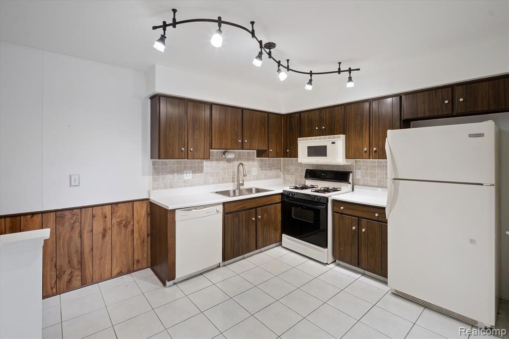 39559 Old Dominion Drive, Clinton Twp, MI 48038 — Photo 6