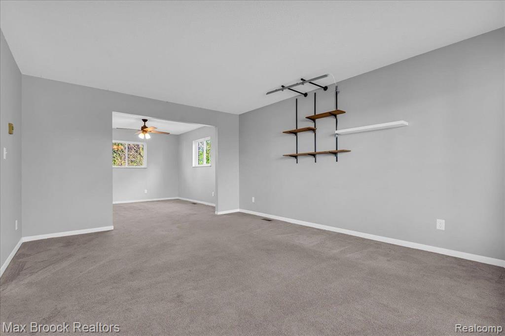 4332 LANETTE Drive, Waterford, MI 48328 — Photo 9