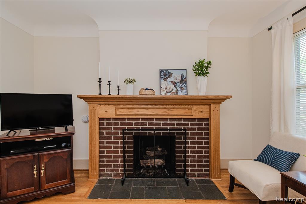 927 N Maple Avenue, Royal Oak, MI 48067 — Photo 15