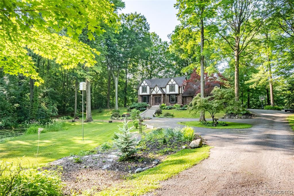 55535 WOODY Lane, South Lyon, MI 48178 — Photo 33