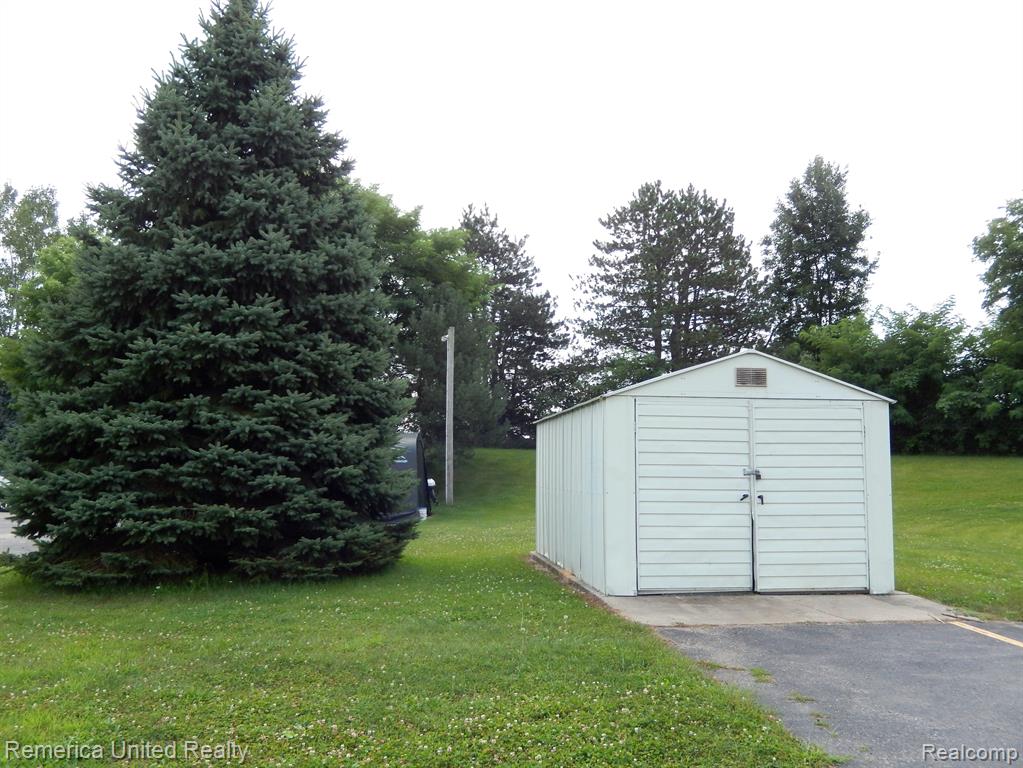 6740 HERBST Road, Brighton, MI 48114 — Photo 56
