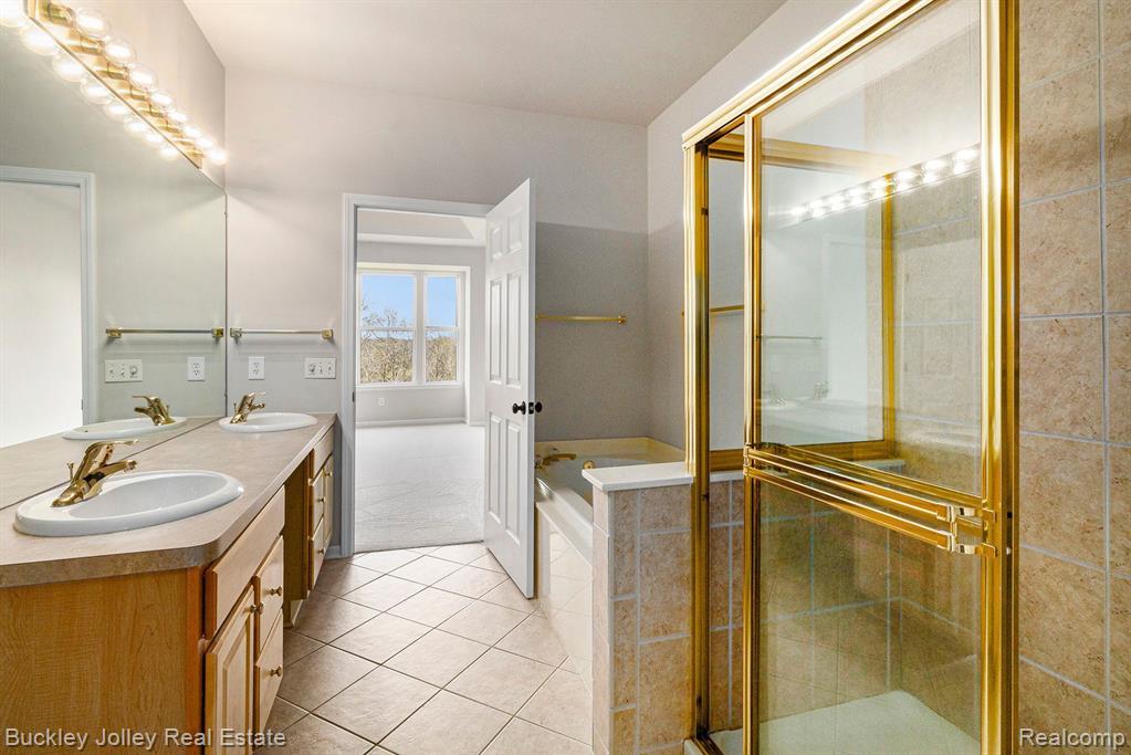 3736 VICKSBURG Way, Howell, MI 48843 — Photo 8