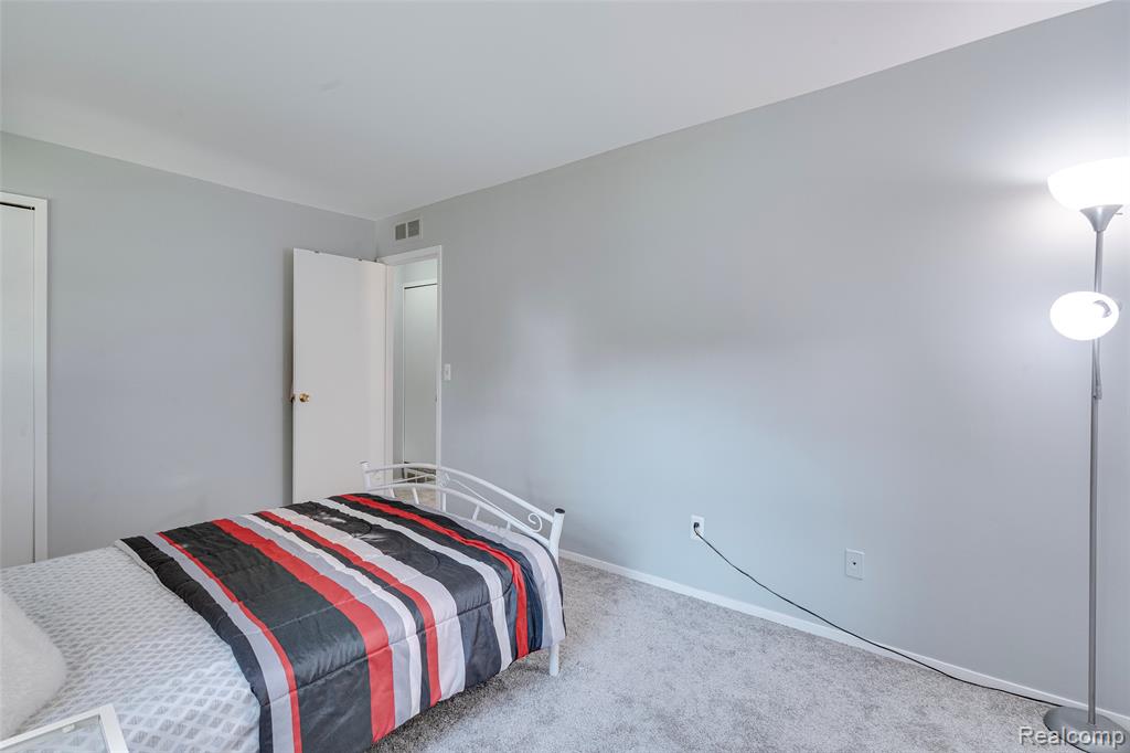 23404 N Rockledge, Novi, MI — Photo 11