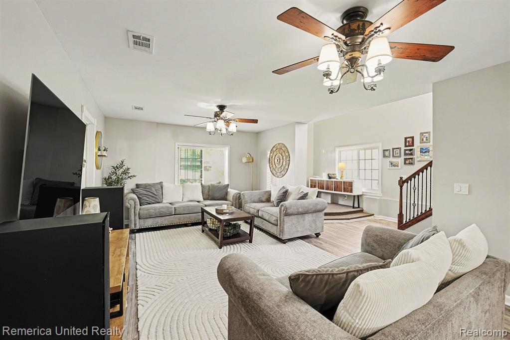 1736 Shoreline Drive, Hartland, MI 48353 — Photo 4