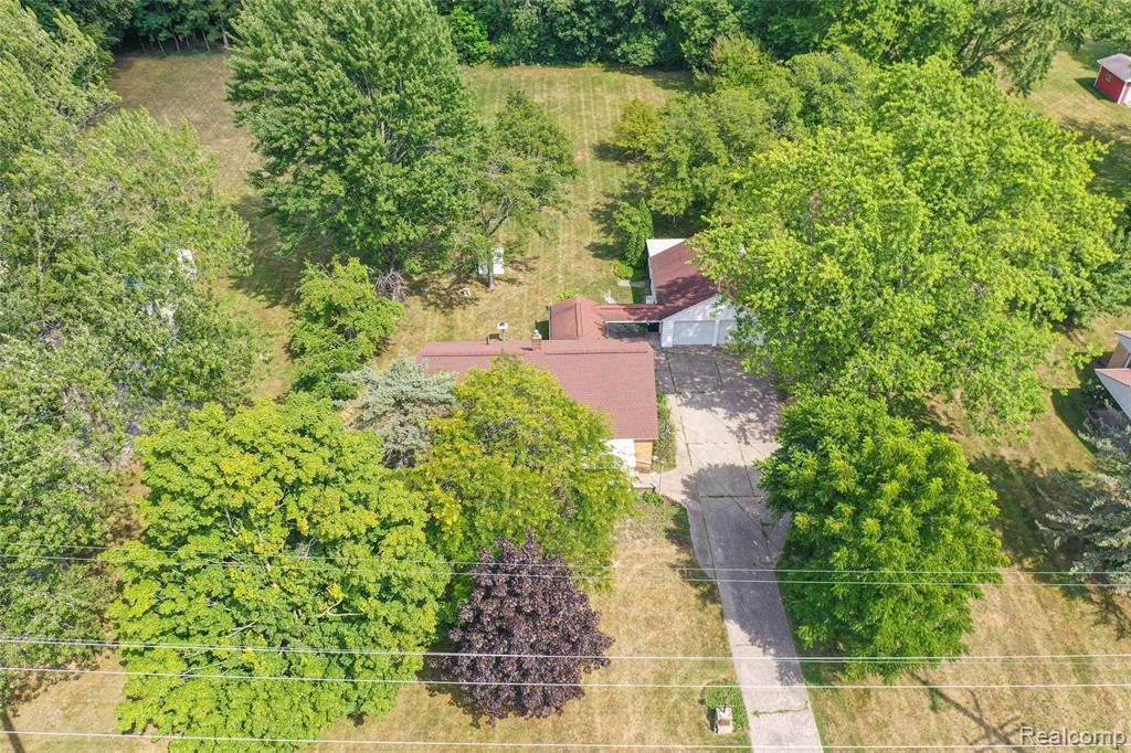 430 N Center Road, Saginaw, MI 48638 — Photo 30