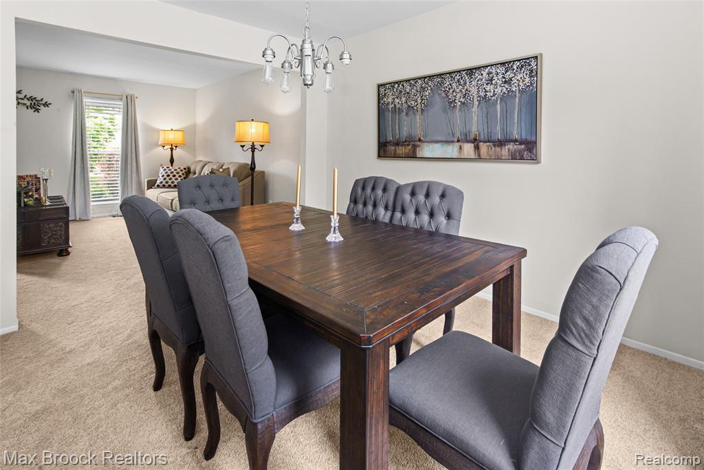 5484 Kingsfield Drive, West Bloomfield, MI — Photo 11