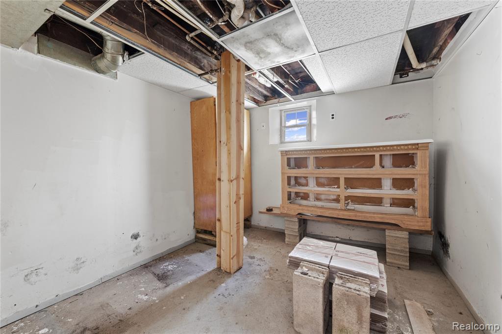 11399 Lumpkin Street, Hamtramck, MI 48212 — Photo 34