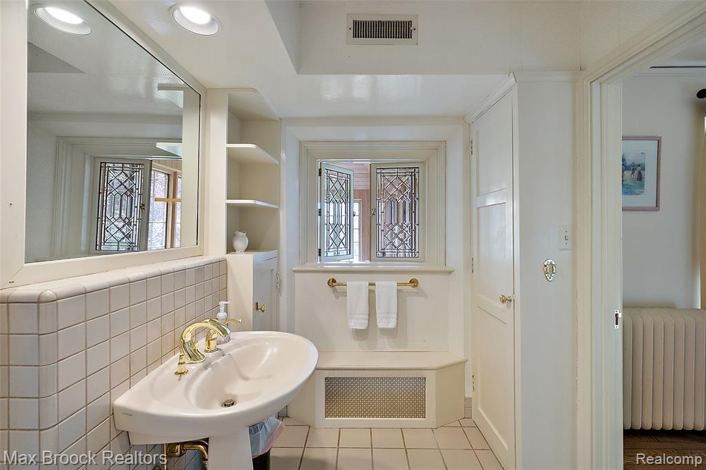 65 Lone Pine Road, Bloomfield Hills, MI 48304 — Photo 29