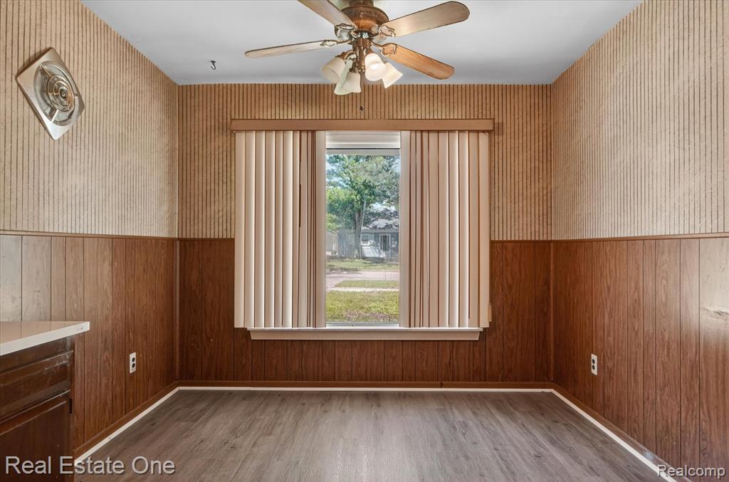 7420 Drexel Street, Dearborn Heights, MI 48127 — Photo 9