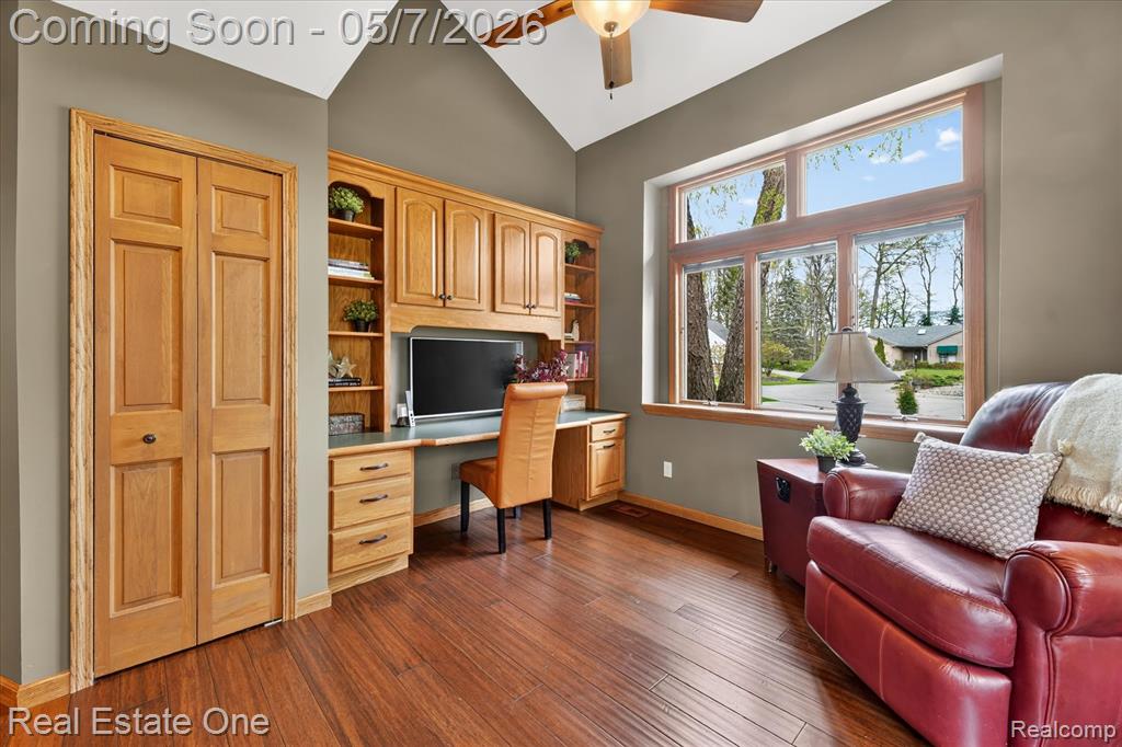 38967 Holsworth Court, Farmington, MI 48331 — Photo 38