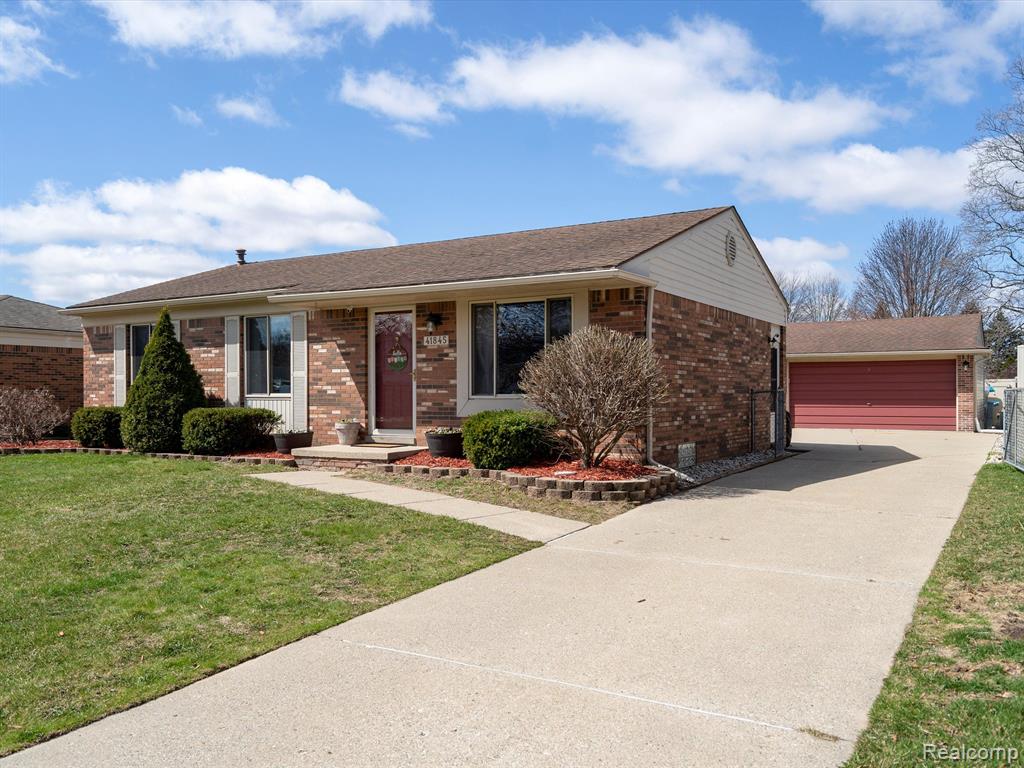 41845 EHRKE Drive, Clinton Twp, MI 48038 — Photo 2