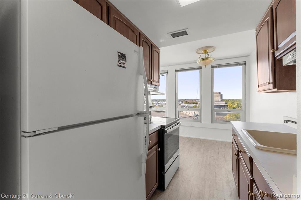 22700 GARRISON Street, 903, Dearborn, MI 48124 — Photo 15
